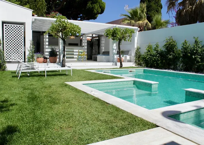 Algarve House With Heated Pool And Jacuzzi *